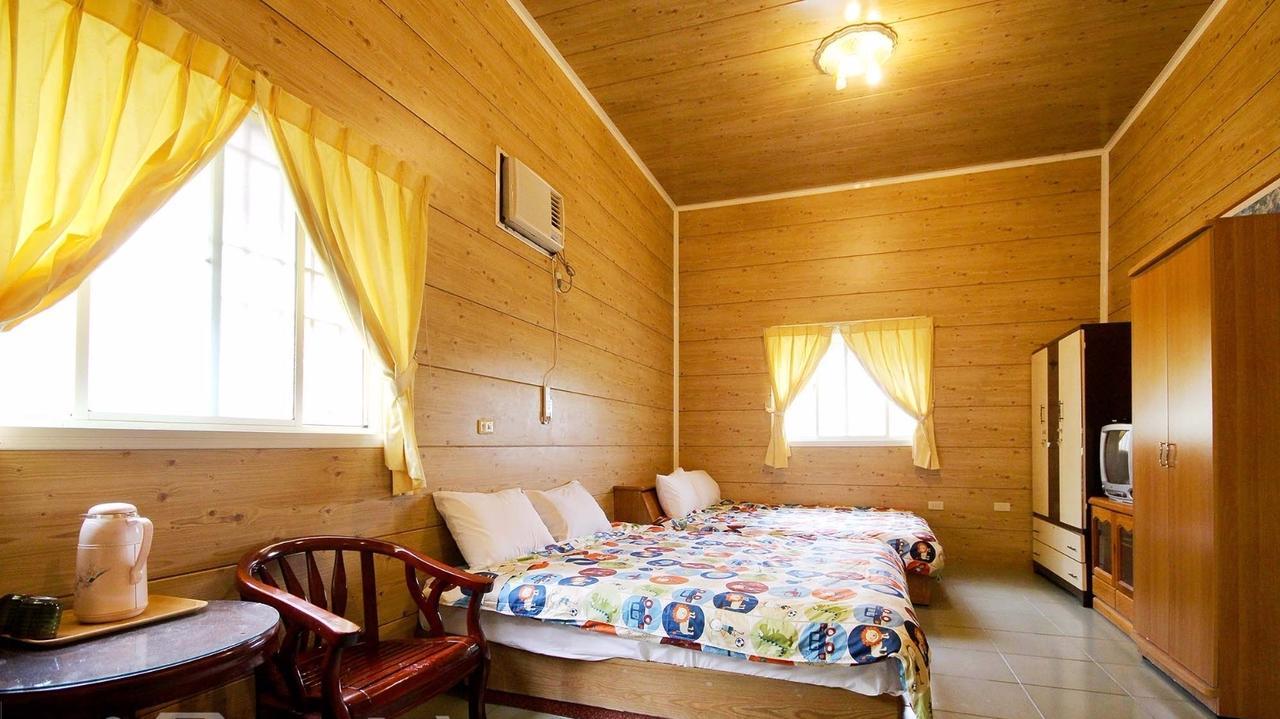 Bed and Breakfast Sun Moon Lake Wild Flower Yuchi Exterior foto